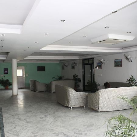 Kitchen Hut Hotel Nepalgunj 外观 照片