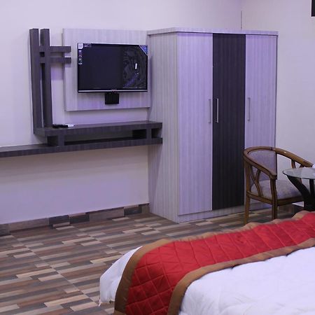 Kitchen Hut Hotel Nepalgunj 外观 照片